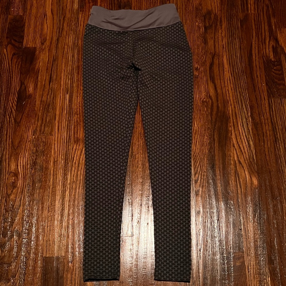 Dark gray leggings (never worn)